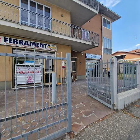 Fuoriporta Affitti Brevi - Giovenale Piccolo פארמה